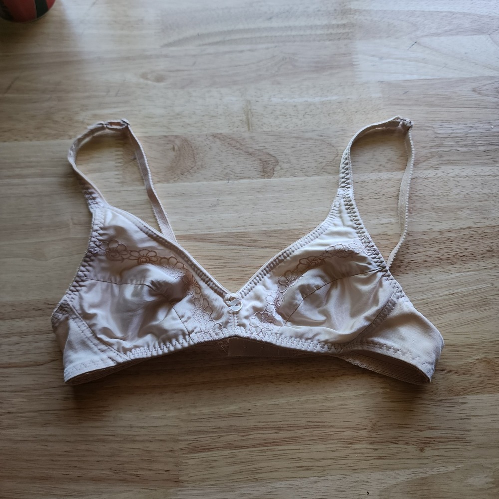 Vintage Vassarette Beige Floral Embroidered Bralette Style 1912 Size 32A